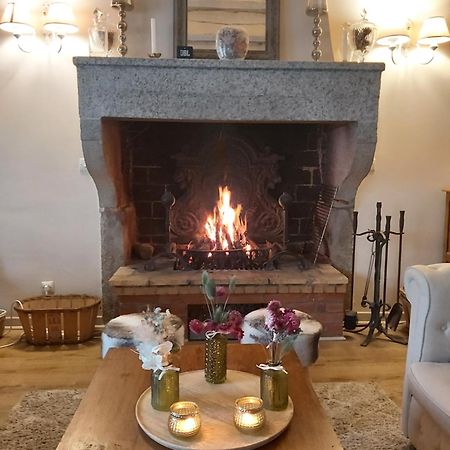Les Bessonnes Bed & Breakfast Saint-Georges-Haute-Ville Eksteriør bilde