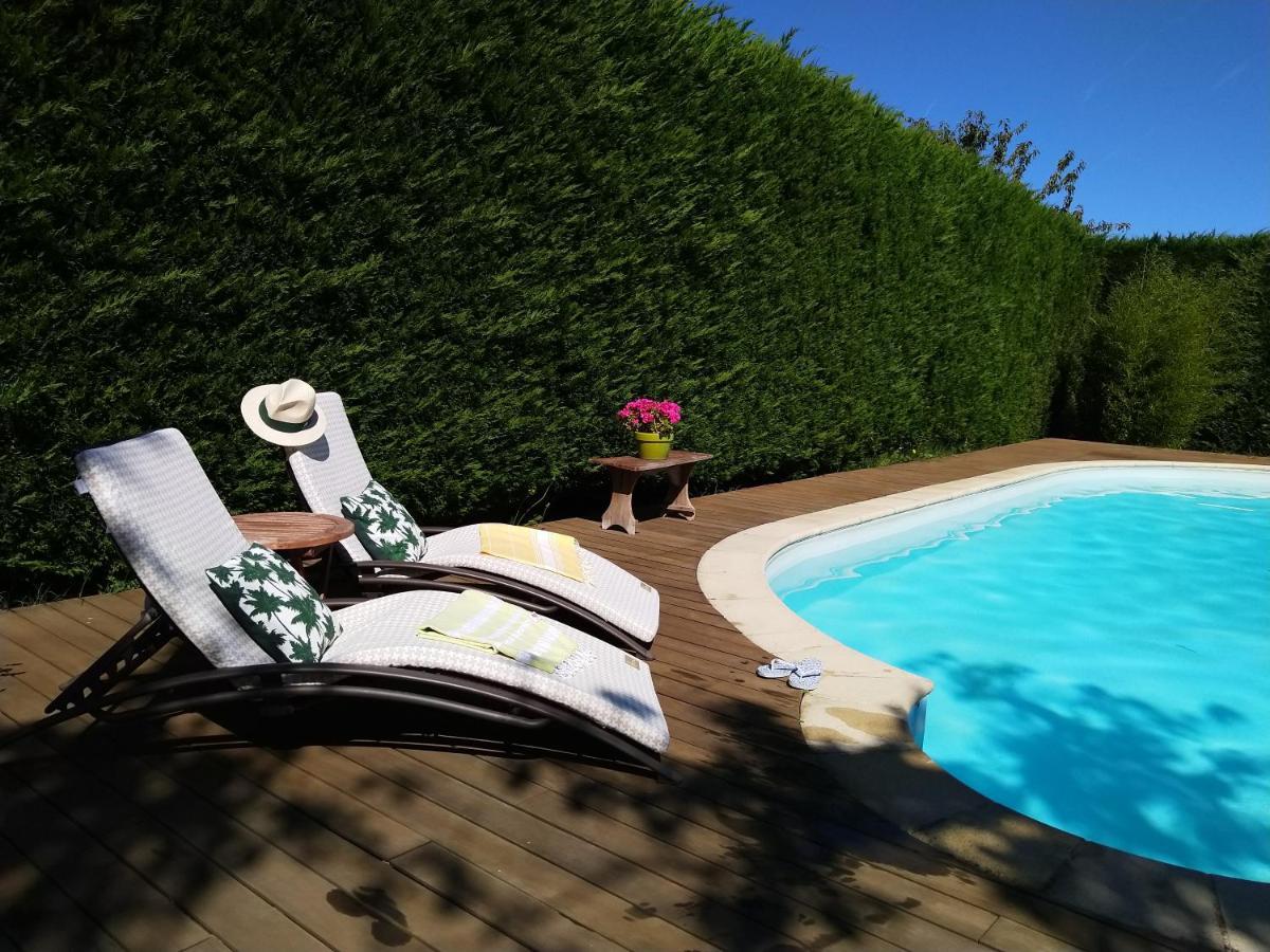 Les Bessonnes Bed & Breakfast Saint-Georges-Haute-Ville Eksteriør bilde