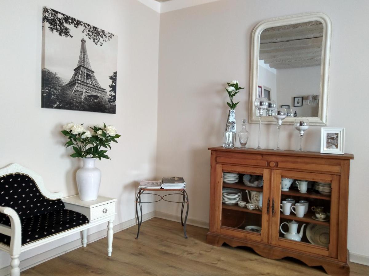 Les Bessonnes Bed & Breakfast Saint-Georges-Haute-Ville Eksteriør bilde