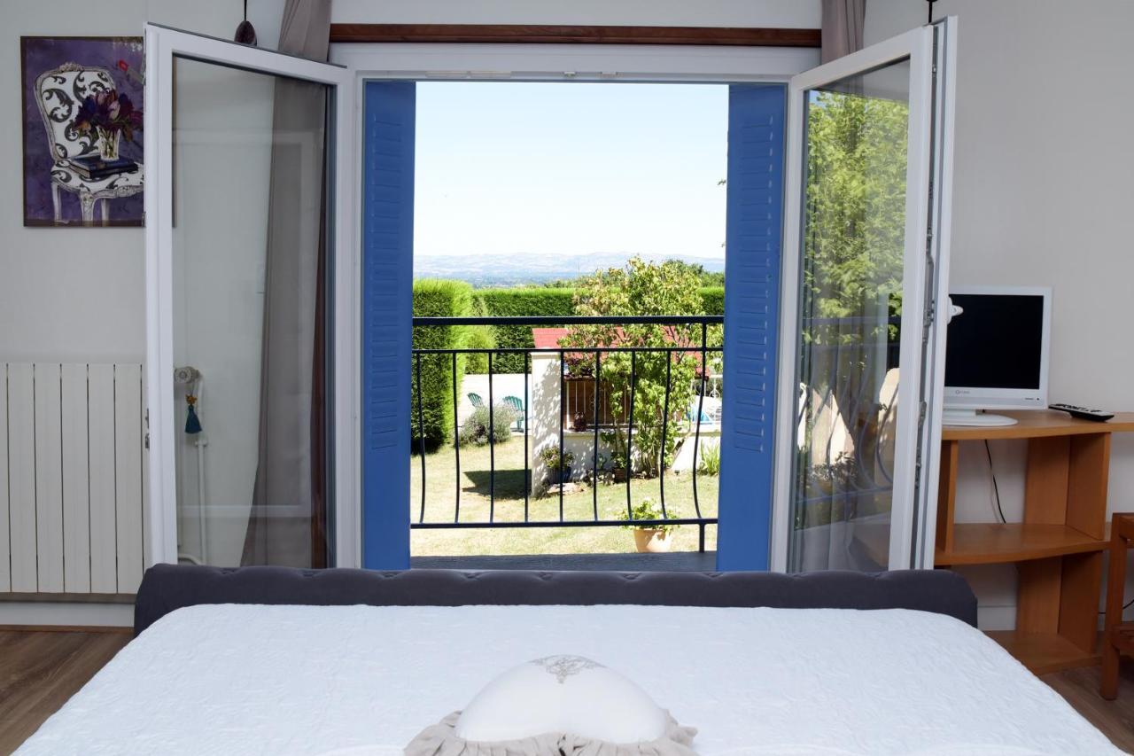 Les Bessonnes Bed & Breakfast Saint-Georges-Haute-Ville Eksteriør bilde